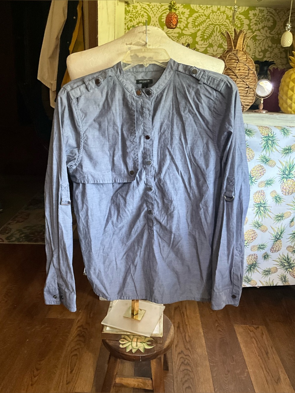 Ann Taylor size 6 long sleeve top